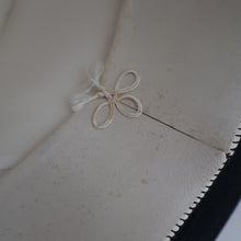 Load image into Gallery viewer, VERY LARGE Vintage TOP HAT / DRESSAGE HAT by “F. DE FRANCISCO, MADRID “.  Good Condition
