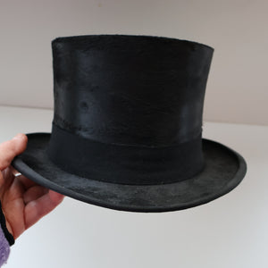 VERY LARGE Vintage TOP HAT / DRESSAGE HAT by “F. DE FRANCISCO, MADRID “.  Good Condition