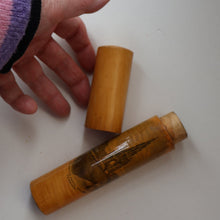 Load image into Gallery viewer, Antique 19th Century MAUCHLINE Ware Cylindrical NEEDLE CASE with image of the Scott Monument, Edinburgh
