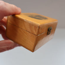 Load image into Gallery viewer, Antique 19th Century MAUCHLINE Ware Box. View of Windsor Castle on the Lid
