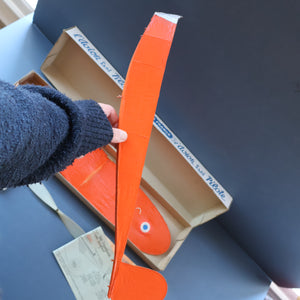 Highly Collectable: 1960 Gilder Model Entitled "L'avion De France".  Le Racer Model. Orange Colour