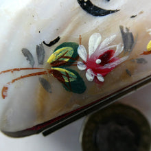Load image into Gallery viewer, 1930s / 1940s EGYPTIAN Holiday Souvenir. from Alexandria. Mother of Pearl Coin Purse
