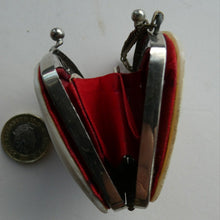 Load image into Gallery viewer, 1930s / 1940s EGYPTIAN Holiday Souvenir. from Alexandria. Mother of Pearl Coin Purse
