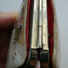 Load image into Gallery viewer, 1930s / 1940s EGYPTIAN Holiday Souvenir. from Alexandria. Mother of Pearl Coin Purse
