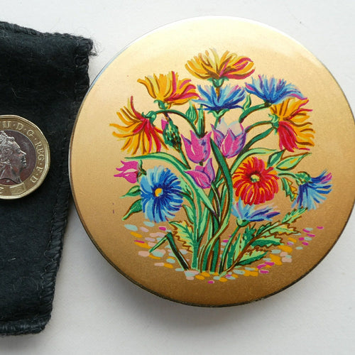 Vintage 1950s POWDER COMPACT with Bouquet of Wild Flowers. Design by STRATTON