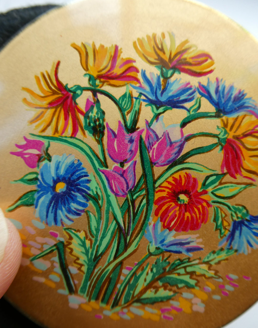 Vintage 1950s POWDER COMPACT with Bouquet of Wild Flowers. Design by STRATTON