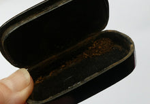 Load image into Gallery viewer, ANTIQUE Snuff Box. Georgian Papier Mache Box with Take a Pinch Mott
