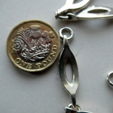 Load image into Gallery viewer, Vintage 1960s Scottish Silver Necklace. With Edinburgh Hallmark 1967
