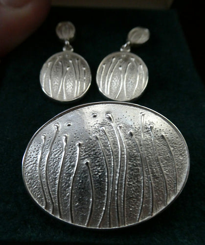 Vintage OLA GORIE Silver Brooch: MACHAIR Brooch with Matching Pierced Earrings. In Original Box