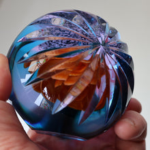 Load image into Gallery viewer, Rare 1995 AMORE Limited Edition (18 / 50) CAITHNESS Paperweight by Colin Terris
