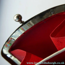 Load image into Gallery viewer, 1930s / 1940s EGYPTIAN Holiday Souvenir. from Alexandria. Mother of Pearl Coin Purse
