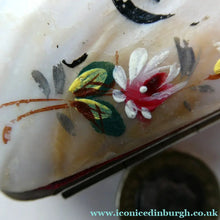 Load image into Gallery viewer, 1930s / 1940s EGYPTIAN Holiday Souvenir. from Alexandria. Mother of Pearl Coin Purse
