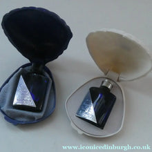 Load image into Gallery viewer, 1930s ART DECO Bourjois "Evening In Paris" Perfume Bottle in Bakelite Blue Clam Shell Box

