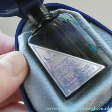Load image into Gallery viewer, 1930s ART DECO Bourjois "Evening In Paris" Perfume Bottle in Bakelite Blue Clam Shell Box

