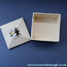 Load image into Gallery viewer, 1930s Art Deco CROWN DEVON Honey Pot or Box with Bee Finial on the Lid
