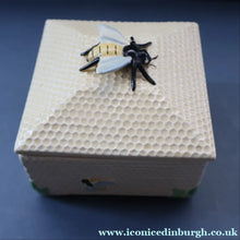 Load image into Gallery viewer, 1930s Art Deco CROWN DEVON Honey Pot or Box with Bee Finial on the Lid
