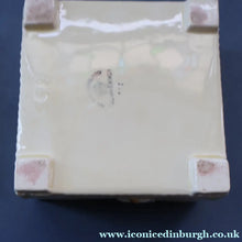 Load image into Gallery viewer, 1930s Art Deco CROWN DEVON Honey Pot or Box with Bee Finial on the Lid
