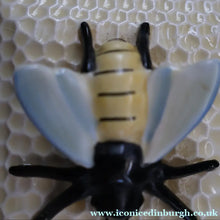 Load image into Gallery viewer, 1930s Art Deco CROWN DEVON Honey Pot or Box with Bee Finial on the Lid
