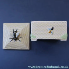 Load image into Gallery viewer, 1930s Art Deco CROWN DEVON Honey Pot or Box with Bee Finial on the Lid
