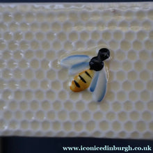 Load image into Gallery viewer, 1930s Art Deco CROWN DEVON Honey Pot or Box with Bee Finial on the Lid
