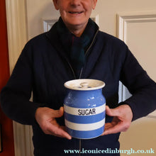 Load image into Gallery viewer, 1930s TG Green CORNISHWARE Lidded Storage Jar for BARLEY. 5 Inches in Height. Black Shield Mark
