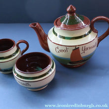 Load image into Gallery viewer, 1940s/ 1950s TORQUAY POTTERY (Longpark, Devon) Souvenir Motto Ware GREAT YARMOUTH
