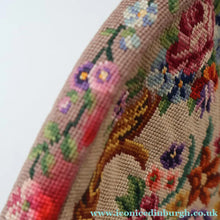 Load image into Gallery viewer, Vintage 1940s British PETIT POINT Beige Tapestry Handbag or Evening Bag with Pink Roses Design. Good Condition
