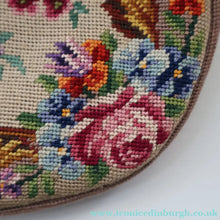 Load image into Gallery viewer, Vintage 1940s British PETIT POINT Beige Tapestry Handbag or Evening Bag with Pink Roses Design. Good Condition
