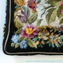 Load image into Gallery viewer, Vintage 1940s PETIT POINT Tapestry Handbag or Evening Bag with Pink Roses Design. Excellent Condition
