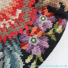 Load image into Gallery viewer, Larger Vintage 1940s British PETIT POINT Tapestry Handbag or Evening Bag with Pink Roses Design. Excellent Condition
