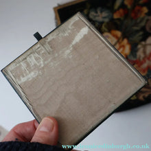 Load image into Gallery viewer, Larger Vintage 1940s British PETIT POINT Tapestry Handbag or Evening Bag with Pink Roses Design. Excellent Condition
