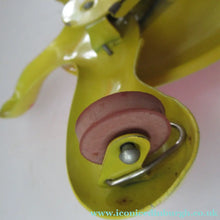 Load image into Gallery viewer, 1940s Vintage Mobo Tin Plate  Toy Tortoise. Moving Child's Toy
