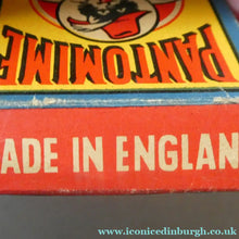 Load image into Gallery viewer, Vintage 1940s SNAP Playing Cards Game. Clifford Series Pantomime Snap Game COMPLETE
