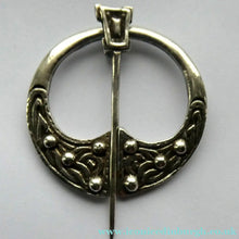Load image into Gallery viewer, Vintage 1940s Scottish Silver Penannular Brooch or Clock Pin. Designed by Robert Allison
