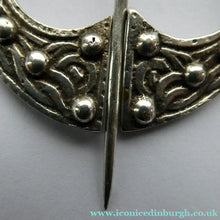 Load image into Gallery viewer, Vintage 1940s Scottish Silver Penannular Brooch or Clock Pin. Designed by Robert Allison
