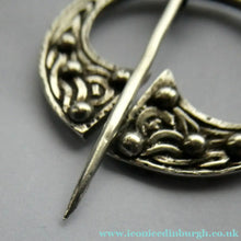 Load image into Gallery viewer, Vintage 1940s Scottish Silver Penannular Brooch or Clock Pin. Designed by Robert Allison
