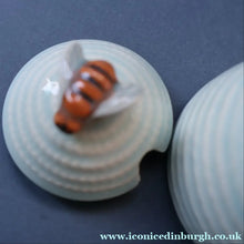 Load image into Gallery viewer, 1950s SHORTER AND SONS Set of Three Matching Miniature Beehive Honey Pots in Pastel Colours
