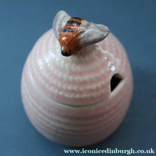 Load image into Gallery viewer, 1950s SHORTER AND SONS Set of Three Matching Miniature Beehive Honey Pots in Pastel Colours
