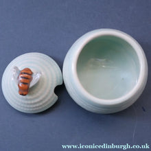 Load image into Gallery viewer, 1950s SHORTER AND SONS Set of Three Matching Miniature Beehive Honey Pots in Pastel Colours
