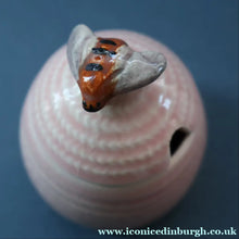 Load image into Gallery viewer, 1950s SHORTER AND SONS Set of Three Matching Miniature Beehive Honey Pots in Pastel Colours
