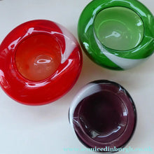 Load image into Gallery viewer, Set of FOUR 1950s JAPANESE Swirl Art Glass Bowls and Vase. KAMEI Glass with Mount Royal Retailers Sticker 
