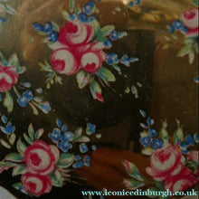 Load image into Gallery viewer, 1950s Iris POWDER COMPACT with Flowers and Mirror Finish Gold Tone Background
