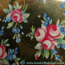 Load image into Gallery viewer, 1950s Iris POWDER COMPACT with Flowers and Mirror Finish Gold Tone Background

