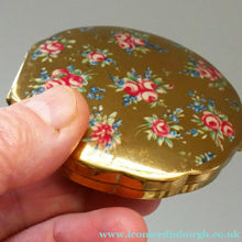 Load image into Gallery viewer, 1950s Iris POWDER COMPACT with Flowers and Mirror Finish Gold Tone Background
