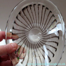 Load image into Gallery viewer, 1950s Vicke Lindstrand Kosta Glass Bowl
