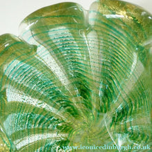 Load image into Gallery viewer, Large 1950s Barovier &amp; Toso MURANO 'Cordonato d'Oro' Gold Leaf Glass Clam ShellBasket
