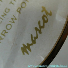 Load image into Gallery viewer, MASCOT Brand. Vintage 1950s POWDER COMPACT with Kangaroo Paw Flower (Australia
