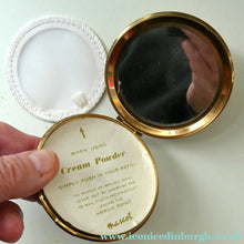 Load image into Gallery viewer, MASCOT Brand. Vintage 1950s POWDER COMPACT with Kangaroo Paw Flower (Australia
