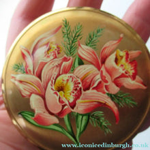 Load image into Gallery viewer, 1950s Melissa Powder Compact with Pink Lilies Flowers
