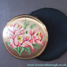 Load image into Gallery viewer, 1950s Melissa Powder Compact with Pink Lilies Flowers
